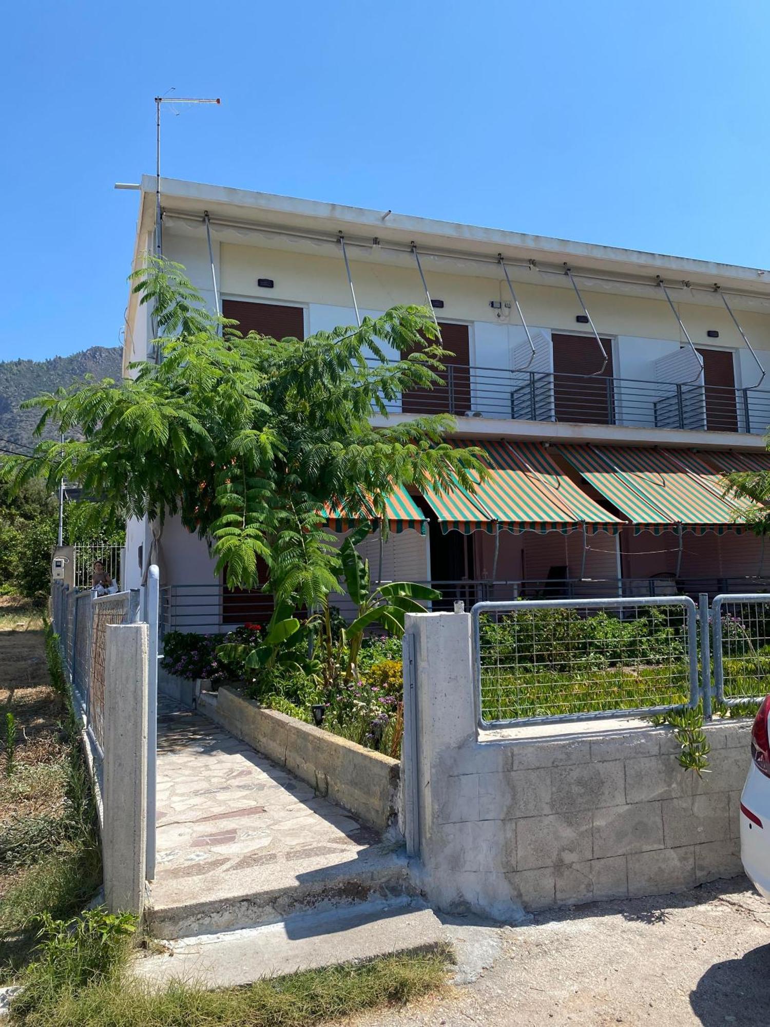 Rania'S House Apartment Methana Exterior photo